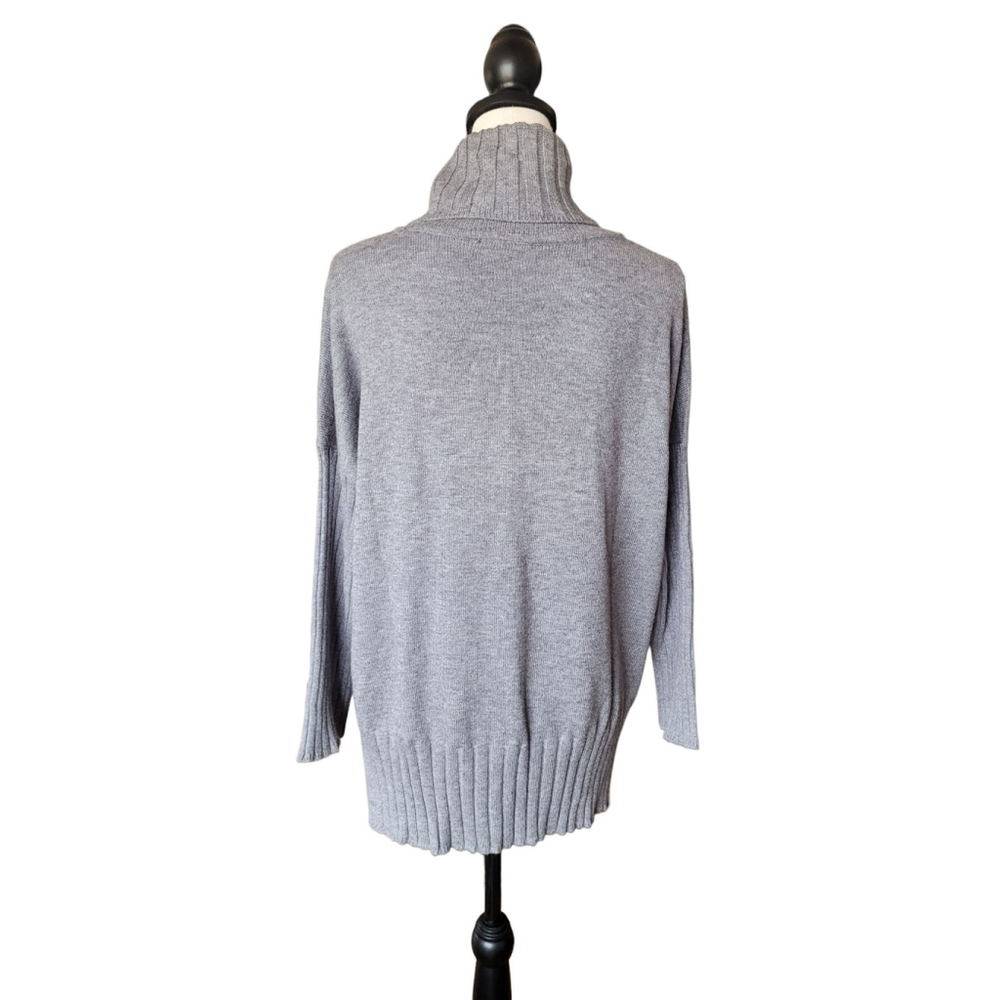 Soft Cozy Cyrus brand cowl Neck Sweater Long Sleeved M - Picture 3 of 10